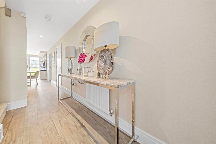 4 Bedroom Detached House For Sale In Archerfield Crescent, Newarthill, Motherwell, ML1