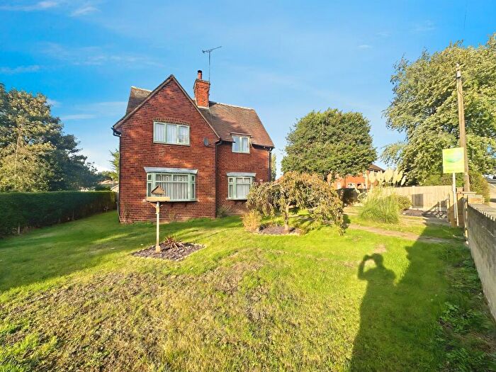 3 Bedroom Detached House For Sale In Mickledale Lane, Bilsthorpe, Newark, NG22