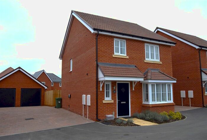 3 Bedroom Detached House For Sale In Spooner Mead, Hatfield Peverel, CM3