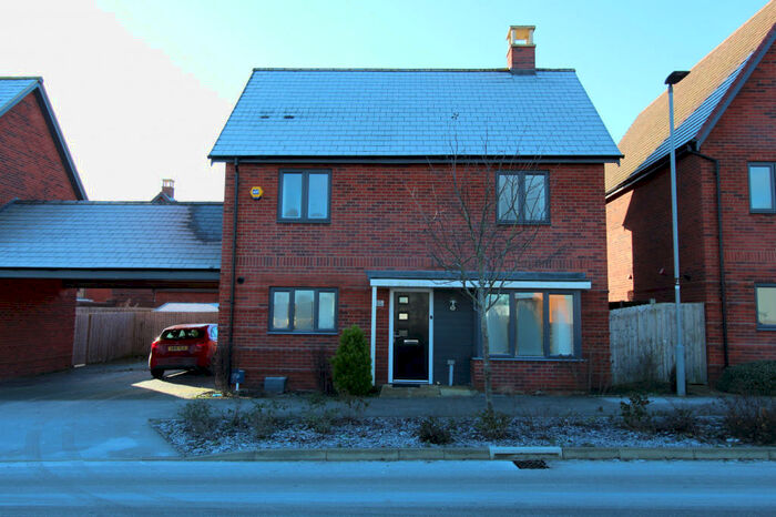 3 Bedroom Detached House To Rent In Heren Lane, Whitehouse, Milton Keynes, MK8