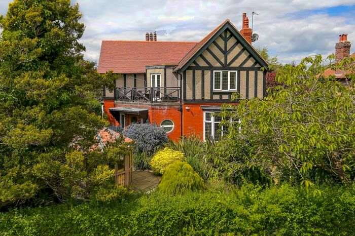 4 Bedroom Detached House To Rent In Park Avenue, Harrogate, HG2