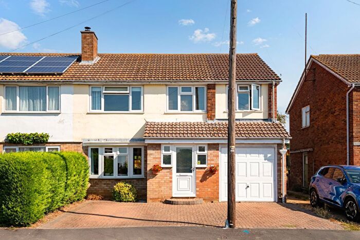 4 Bedroom Semi-Detached House For Sale In Foxs Way, Comberton, CB23