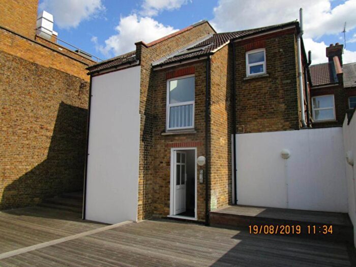 1 Bedroom Flat To Rent In High Street, Southend On Sea, SS1