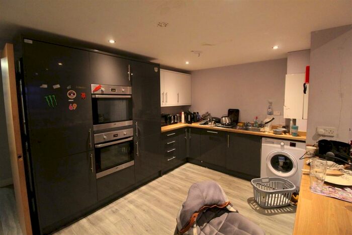 6 Bedroom Private Hall To Rent In Maindy Road, Cathays, Cardiff, CF24