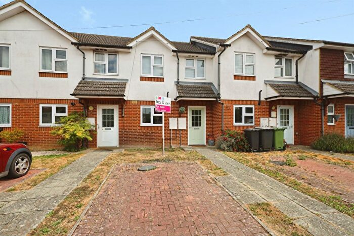 2 Bedroom Maisonette For Sale In Hamlins Park Close, Hailsham, BN27