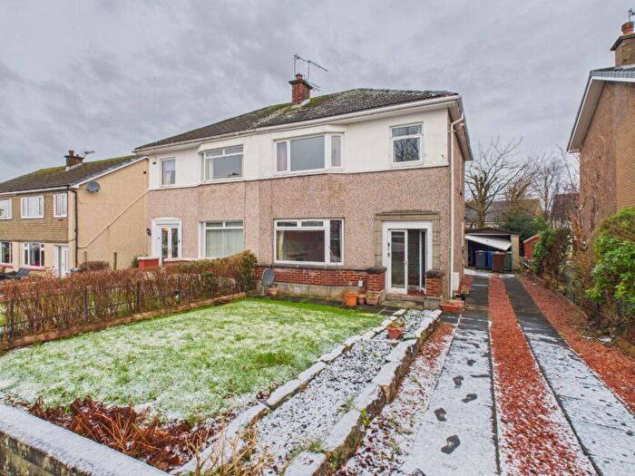 3 Bedroom Semi-Detached House For Sale In Dunvegan Avenue, Elderslie, PA5