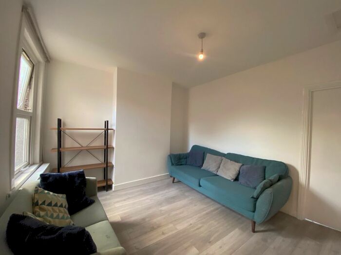 1 Bedroom Flat To Rent In Tavistock Avenue, London, E17