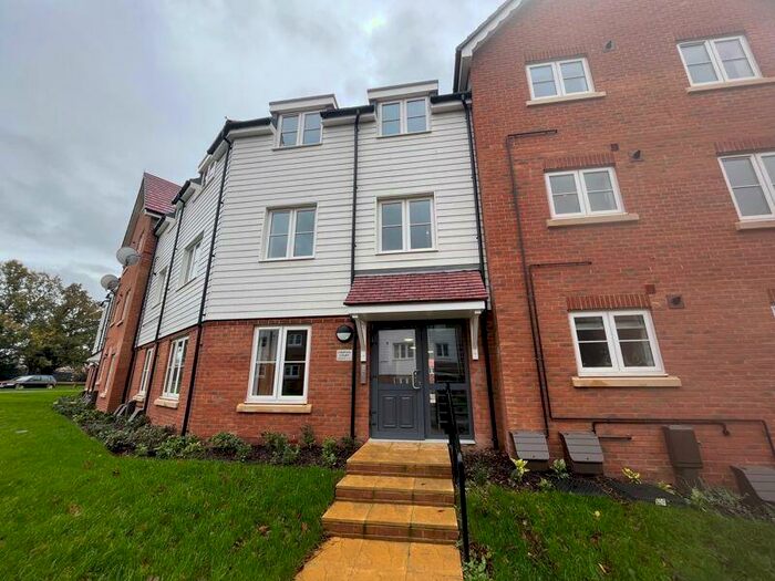 2 Bedroom Apartment To Rent In Fontwell, Chichester, BN18