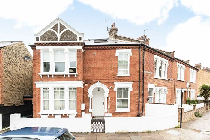 1 Bedroom Flat To Rent In Ravenslea Road, Balham, SW12