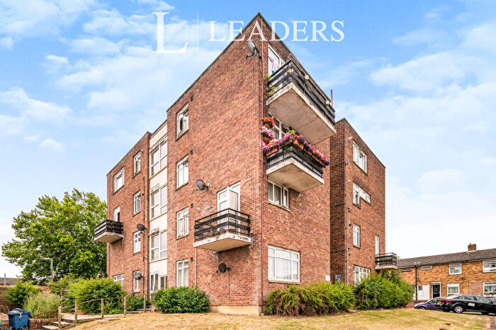 2 Bedroom Flat To Rent In Hollyfield, CM19