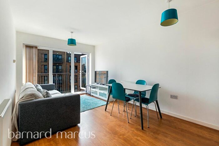 2 Bedroom Flat To Rent In Whitestone Way, Croydon, CR0