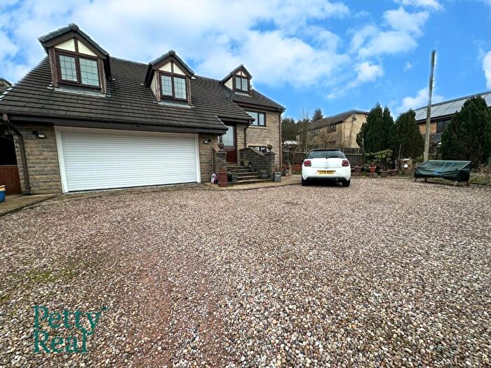 5 Bedroom Detached House For Sale In Cairns Close, Barrowford, BB9