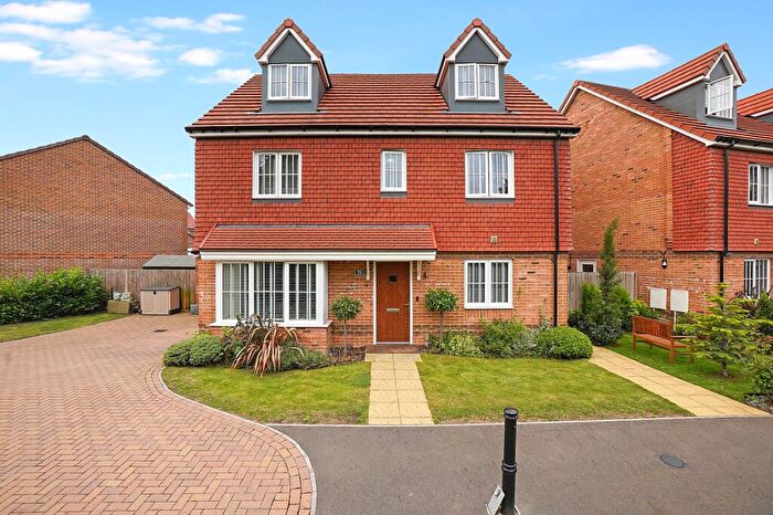 5 Bedroom Detached House For Sale In Wicket Avenue, Rainham, ME8