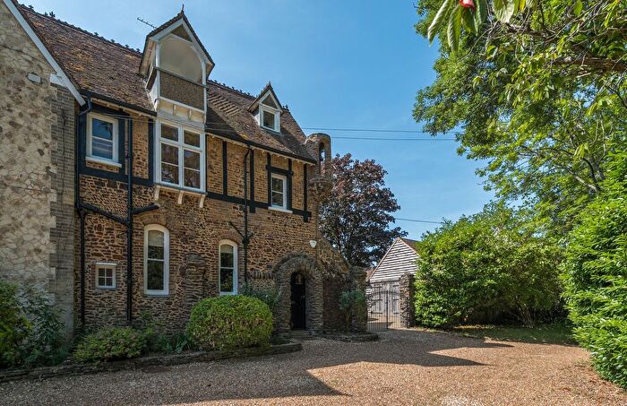 4 Bedroom Town House For Sale In Guildford Road, Farnham, GU10