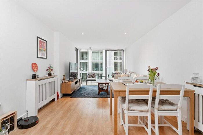 2 Bedroom Apartment For Sale In Merlin Heights, Waterside Way, London, N17