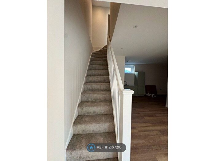 2 Bedroom End Of Terrace House To Rent In Alma Road, Windsor, SL4