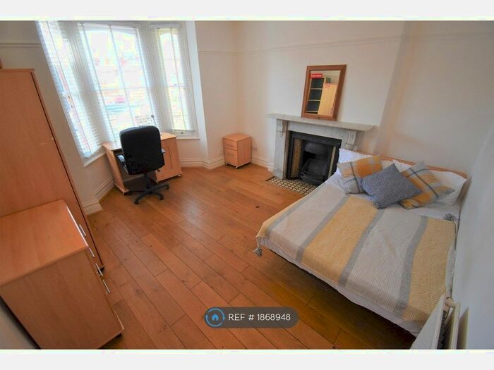 7 Bedroom Semi-Detached House To Rent In Addington Road, Reading, RG1