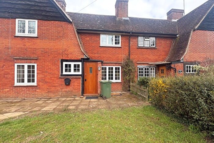 3 Bedroom Property To Rent In Heathrow, Gomshall, GU5