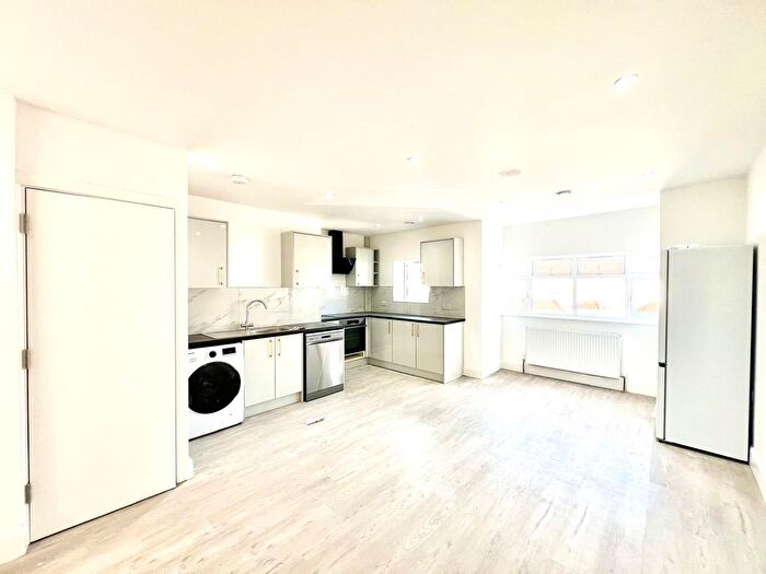 2 Bedroom Maisonette To Rent In Parkfield Road, Feltham, TW13