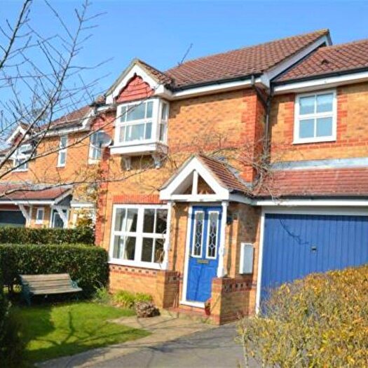 3 Bedroom Detached House To Rent In Bluebell Way, Thatcham, RG18