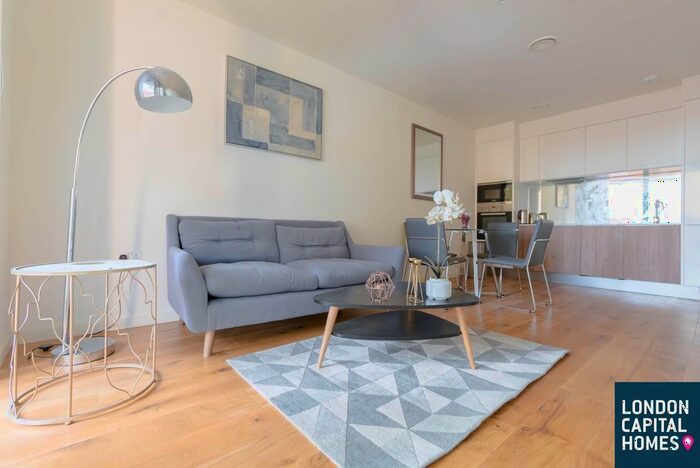1 Bedroom Flat To Rent In Camberwell Passage, London, SE5