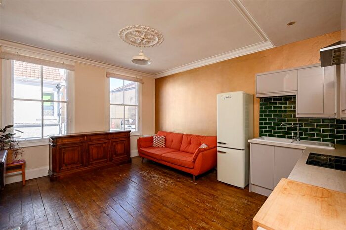 1 Bedroom Flat For Sale In Walmgate, York City Centre, YO1