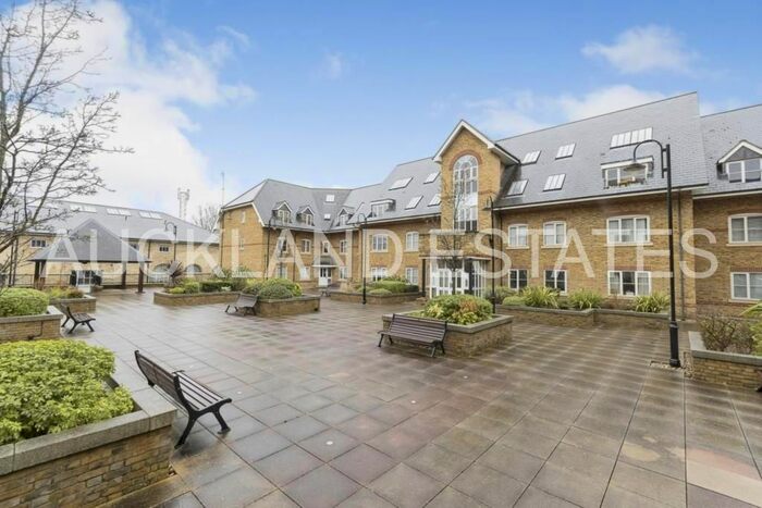 2 Bedroom Flat To Rent In Station Road, Ware, SG12