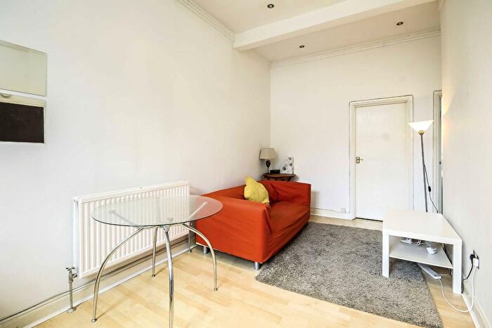 2 Bedroom Flat To Rent In Belgrave Road, London, SW1V
