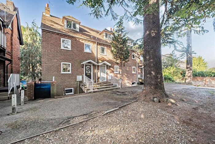 3 Bedroom Town House For Sale In Grenfell Road, Maidenhead, SL6