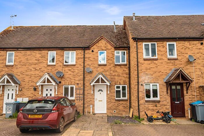 2 Bedroom Terraced House For Sale In Manor Road, Witney, OX28