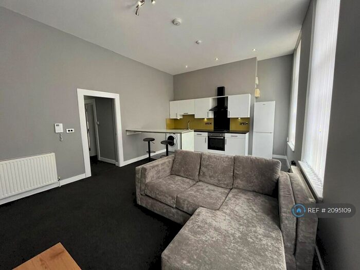 2 Bedroom Flat To Rent In Encombe Place, Salford, M3