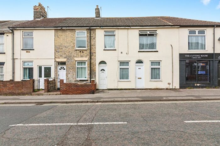 4 Bedroom Terraced House For Sale In Raglan Street, Lowestoft, NR32