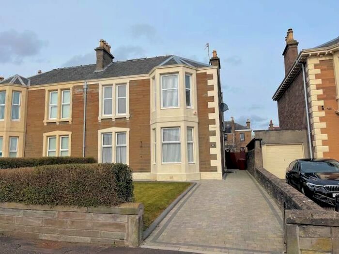 5 Bedroom Semi-Detached House To Rent In Shamrock Street, Dundee, DD4