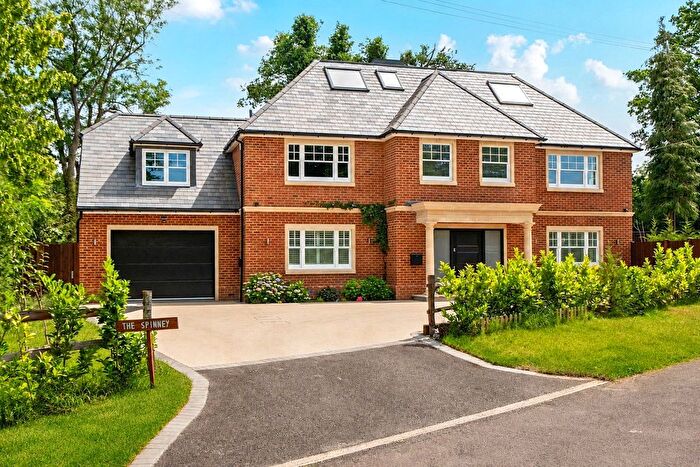7 Bedroom Detached House For Sale In Heath View, East Horsley, KT24