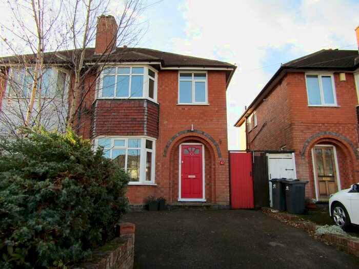 3 Bedroom Semi-Detached House To Rent In Heathlands Road, Sutton Coldfield B73