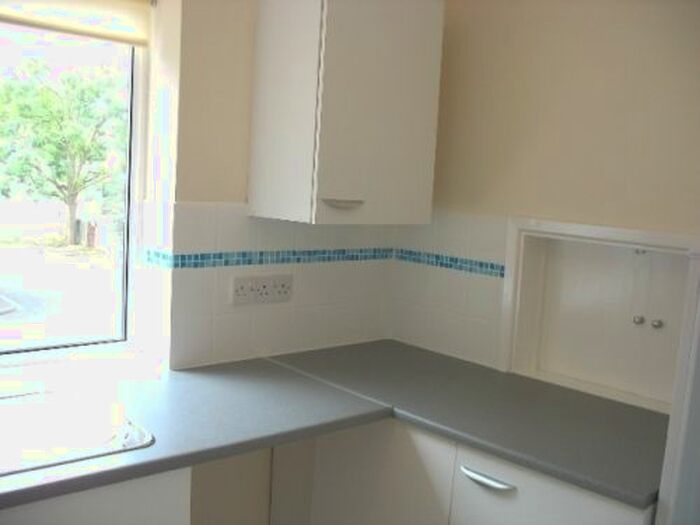 2 Bedroom Flat To Rent In Bath Court, Powney Road, Maidenhead, Berkshire, SL6