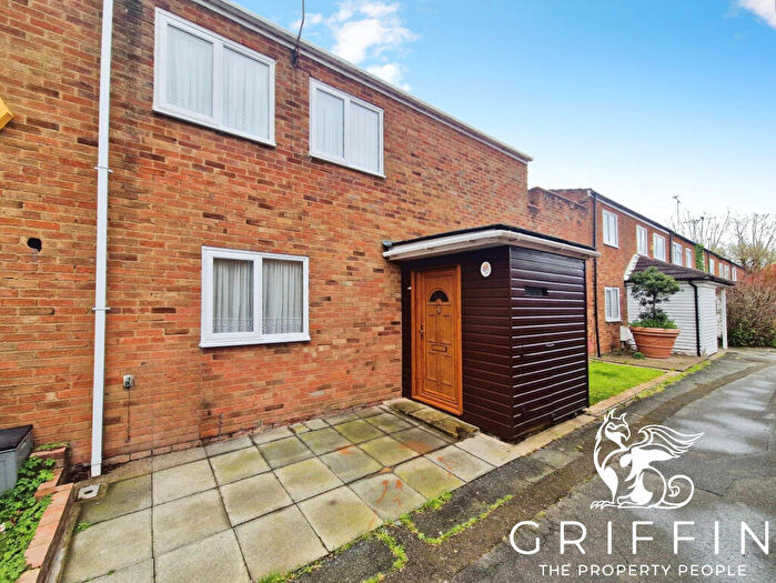 4 Bedroom Terraced House For Sale In Maydells, Pitsea, SS13