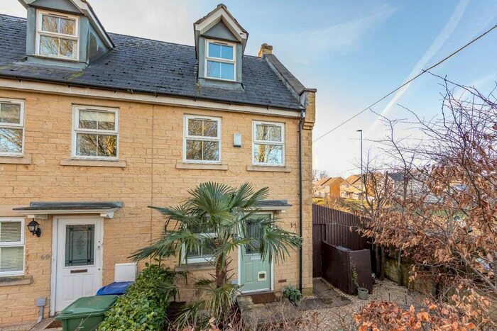 3 Bedroom Property To Rent In Stone Close, Corsham, SN13