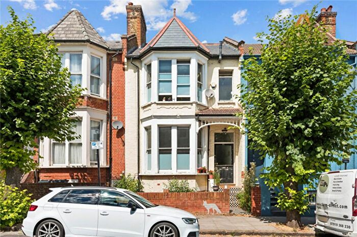 4 Bedroom Terraced House For Sale In Gunton Road, London, E5