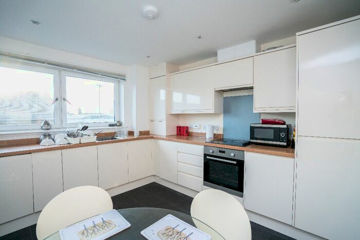 2 Bedroom Flat To Rent In St Peters Square, City Centre, Aberdeen, AB24