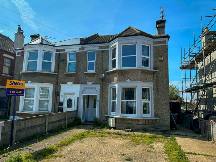 4 Bedroom Semi-Detached House To Rent In Wellesley Road, Clacton-on-Sea, CO15
