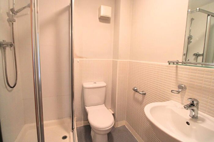 2 Bedroom Flat To Rent In Firpark Close, Glasgow, G31