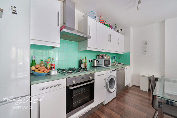 3 Bedroom Apartment To Rent In Lewisham Road, London, SE13