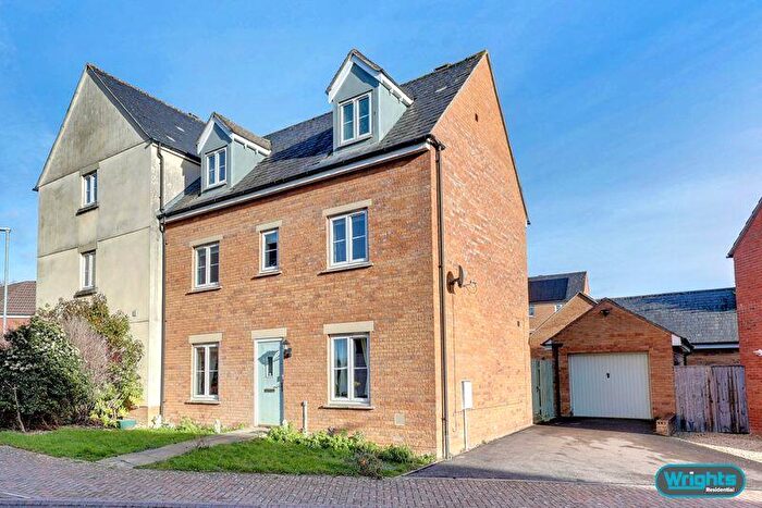 4 Bedroom Semi Detached House For Sale In Blease Close, Trowbridge, BA14