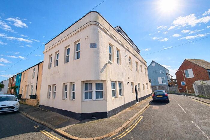 1 Bedroom Flat For Sale In Old Road, Gosport, PO12