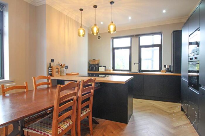 2 Bedroom Flat To Rent In Palace Road, Cardiff, CF5