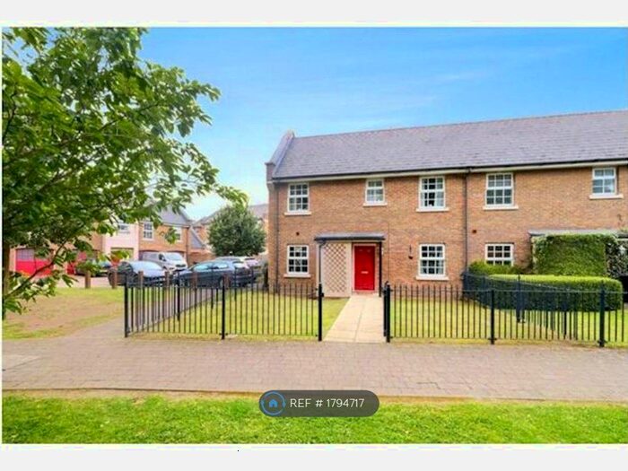 2 Bedroom End Of Terrace House To Rent In Park Cliff Road, Greenhithe, DA9