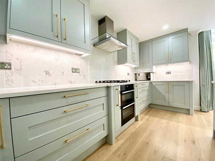 3 Bedroom Apartment To Rent In Clifton, Priory Road, BS8