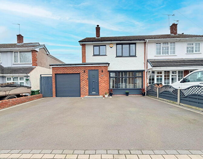 3 Bedroom Semi-Detached House For Sale In Greenslade Road, Shirley, B90