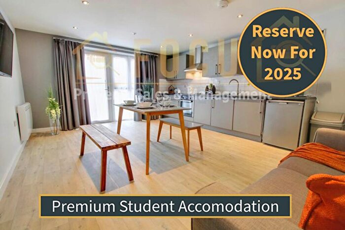 2 Bedroom Town House To Rent In Clarendon Park Road, Leicester, LE2